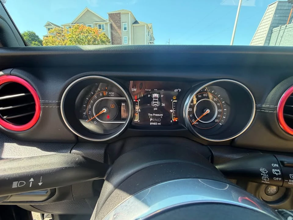 2019 Jeep JL Wrangler - Image 15 of 20