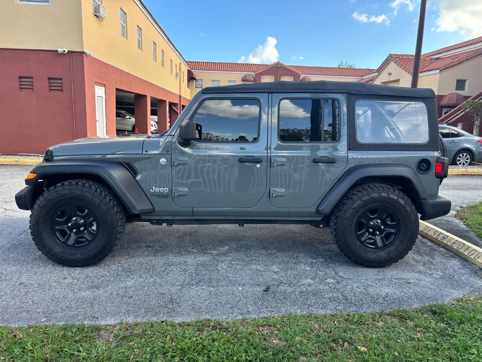 2019 Jeep JL Wrangler - Image 3 of 8