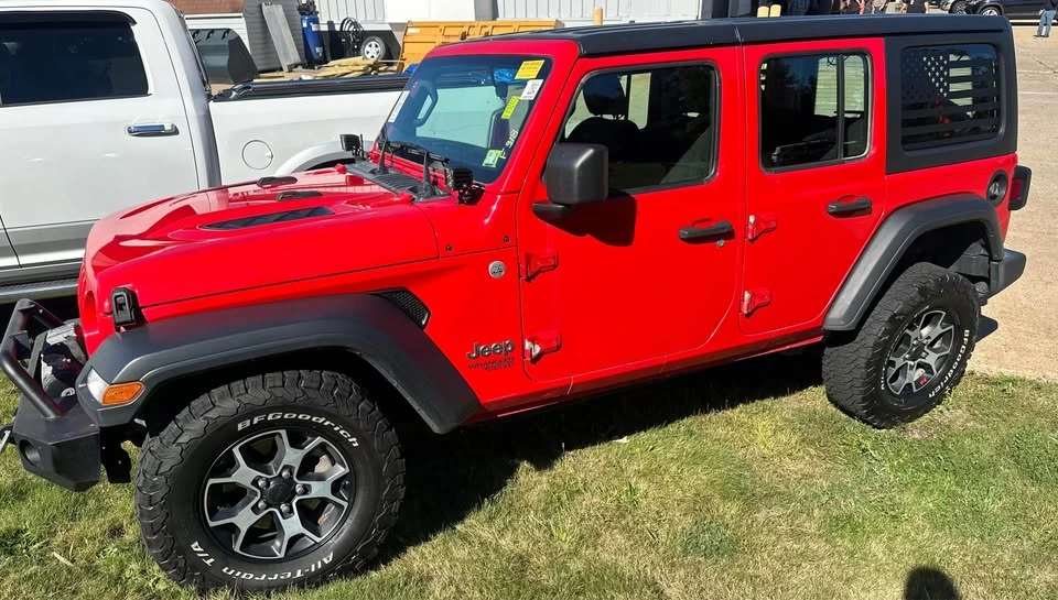 2019 Jeep JL Wrangler - Image 2 of 2