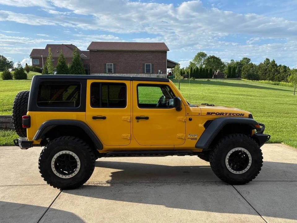 2019 Jeep JL Wrangler - Image 6 of 15
