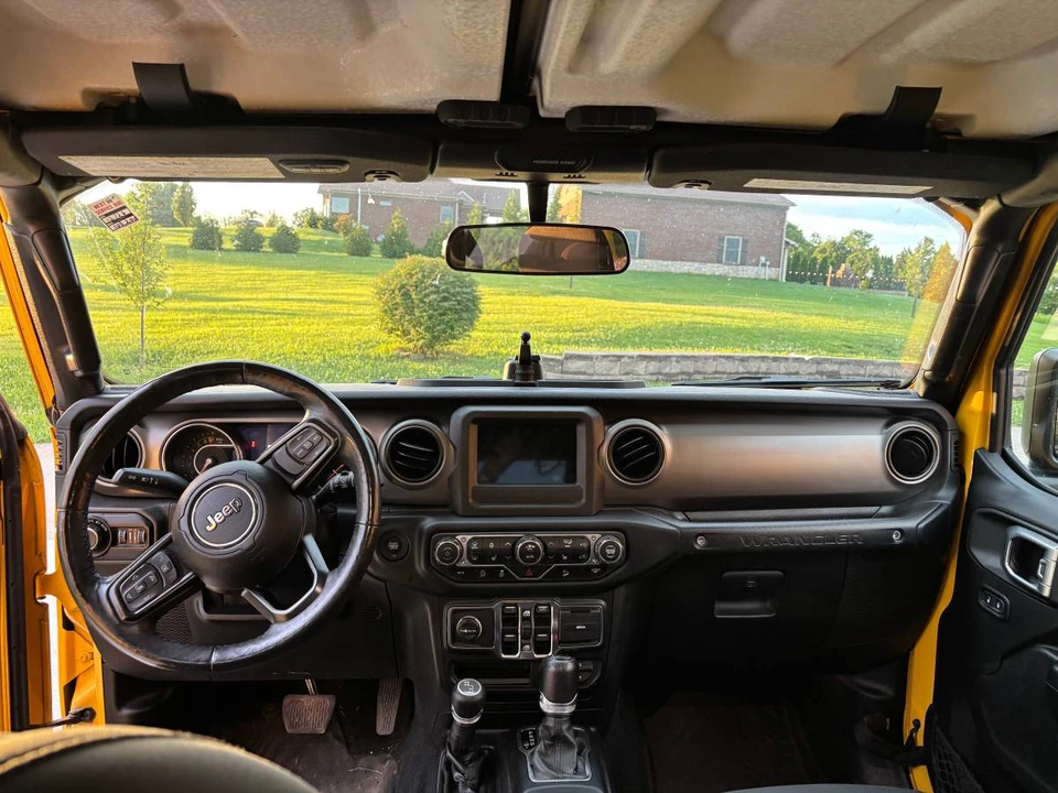 2019 Jeep JL Wrangler - Image 9 of 15