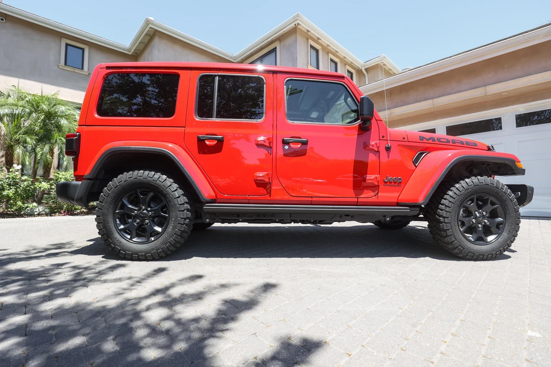 2019 Jeep JL Wrangler - Image 16 of 31