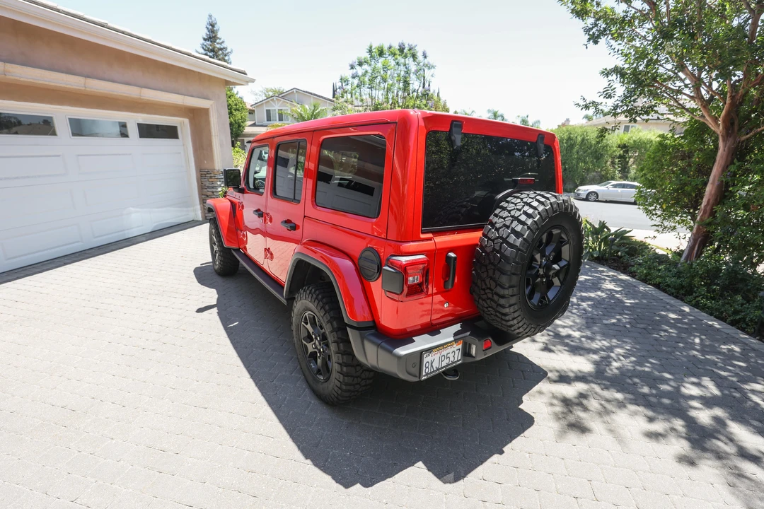 2019 Jeep JL Wrangler - Image 13 of 31