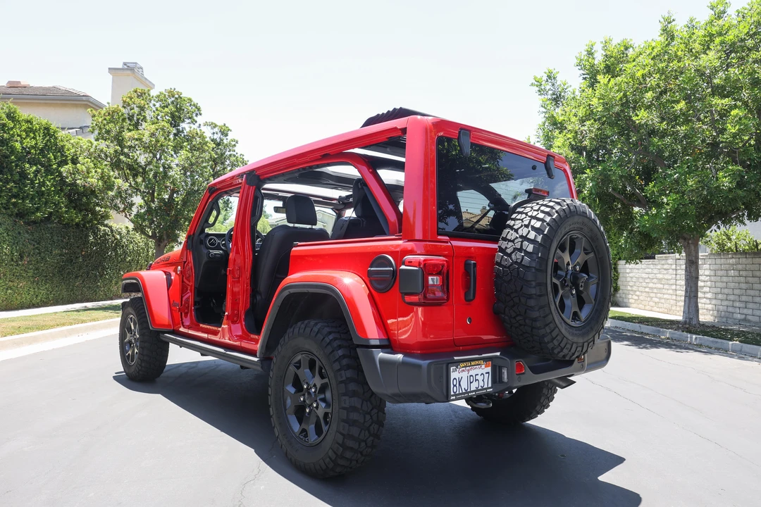 2019 Jeep JL Wrangler - Image 12 of 31