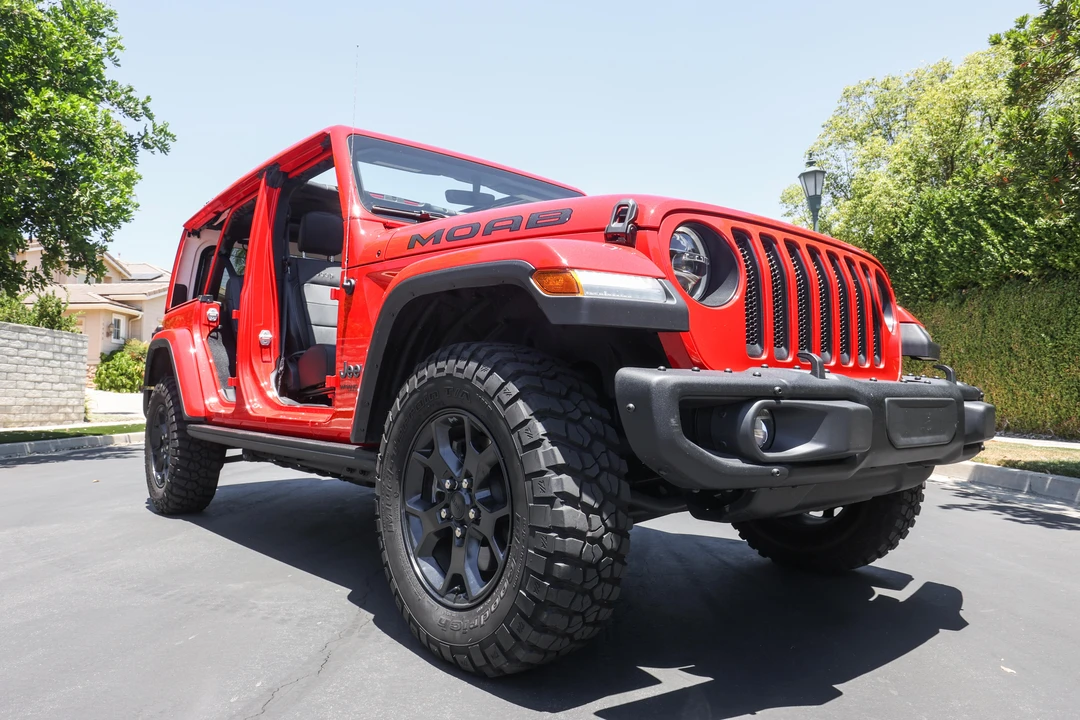 2019 Jeep JL Wrangler - Image 19 of 31