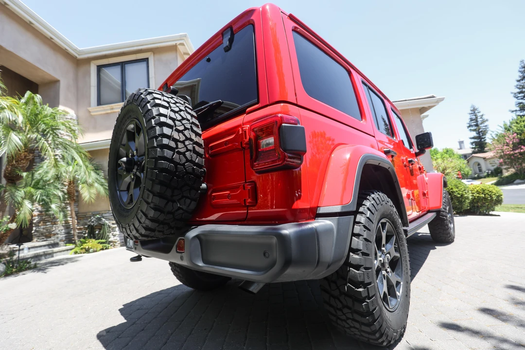 2019 Jeep JL Wrangler - Image 14 of 31