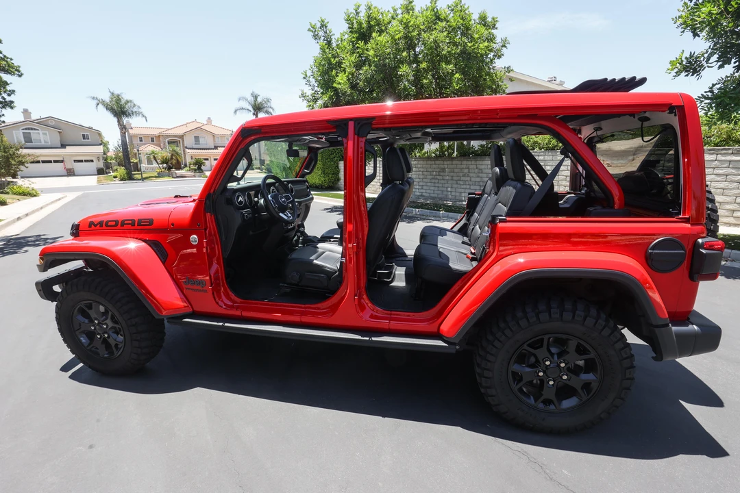 2019 Jeep JL Wrangler - Image 11 of 31