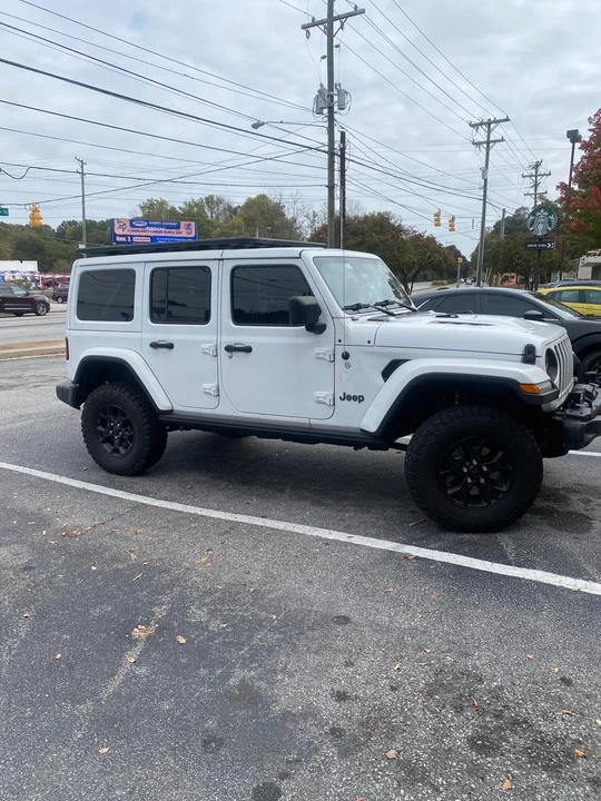 2019 Jeep JL Wrangler - Image 18 of 31