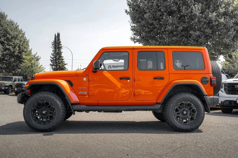 2019 Jeep JL Wrangler - Image 3 of 16