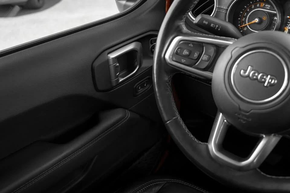 2019 Jeep JL Wrangler - Image 15 of 16