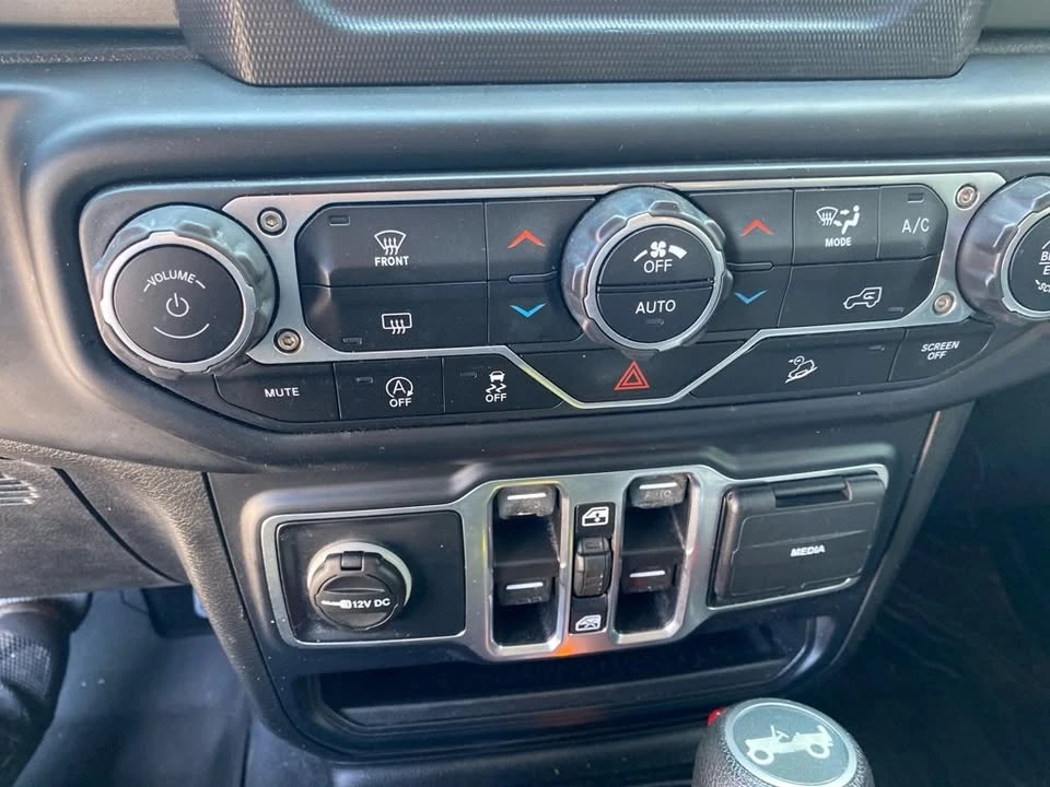 2019 Jeep JL Wrangler - Image 15 of 20