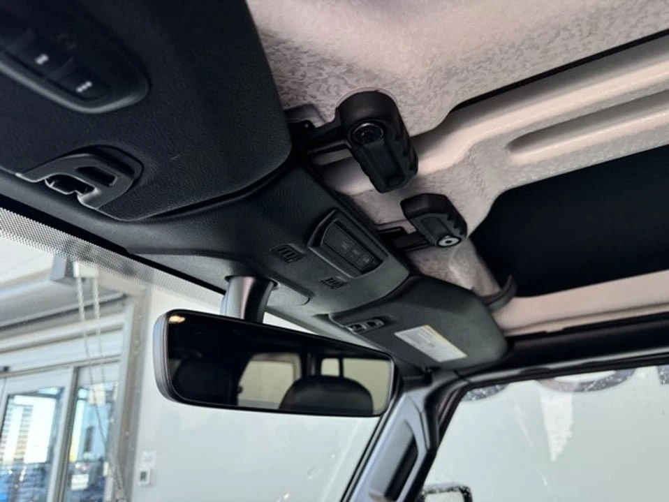 2019 Jeep JL Wrangler - Image 17 of 20
