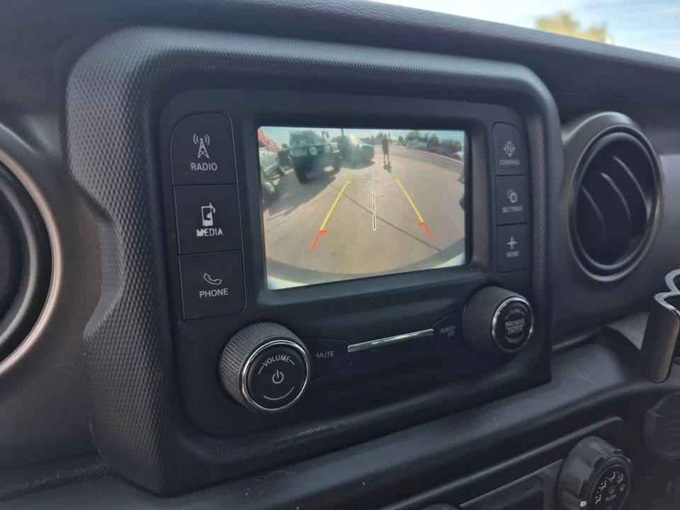 2019 Jeep JL Wrangler - Image 15 of 16