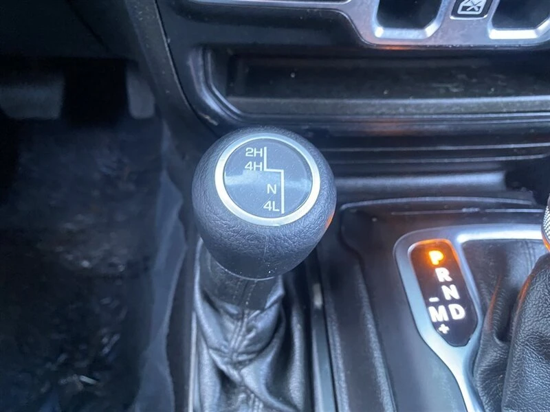2019 Jeep JL Wrangler - Image 13 of 20