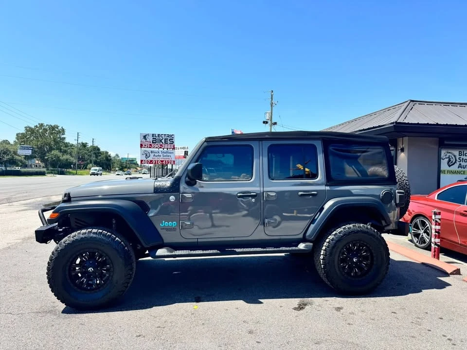 2019 Jeep JL Wrangler - Image 9 of 15