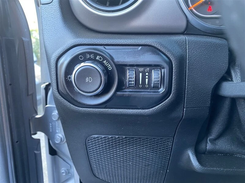 2019 Jeep JL Wrangler - Image 6 of 20