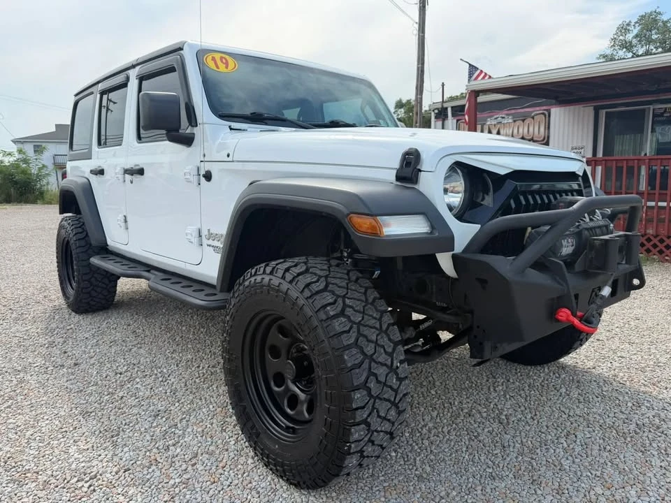 2019 Jeep JL Wrangler - Image 3 of 20