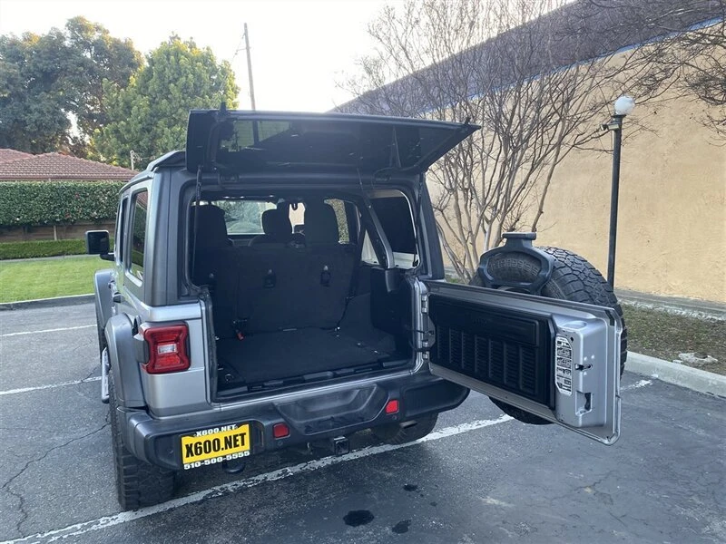 2019 Jeep JL Wrangler - Image 8 of 20