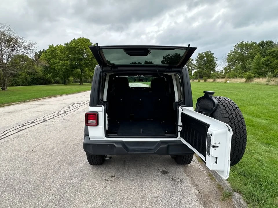 2019 Jeep JL Wrangler - Image 9 of 20