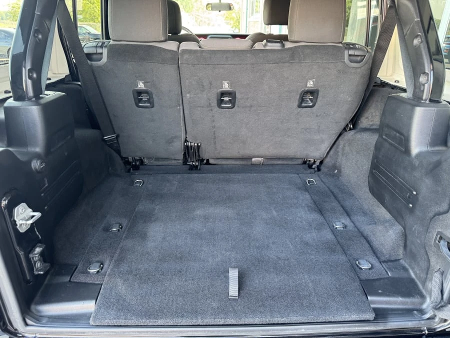 2019 Jeep JL Wrangler - Image 9 of 12