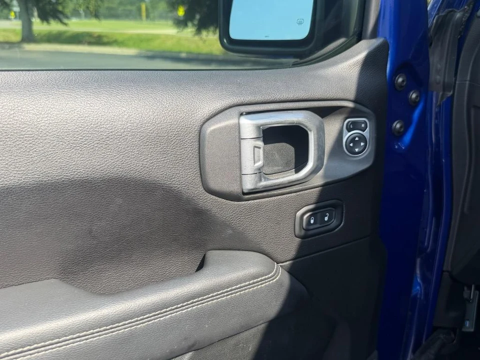 2019 Jeep JL Wrangler - Image 9 of 31