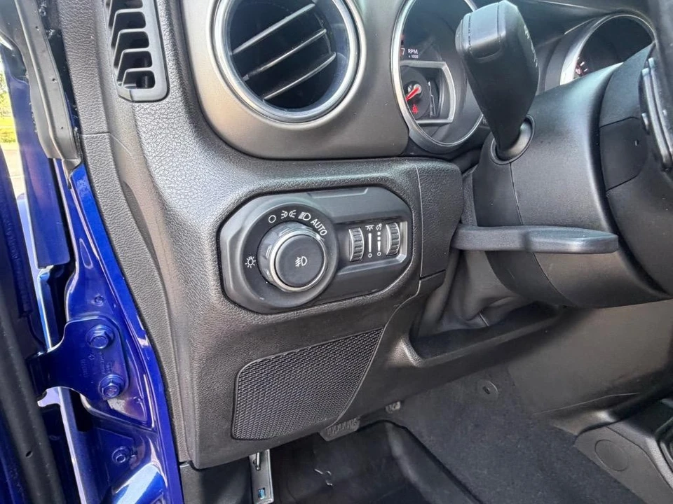 2019 Jeep JL Wrangler - Image 13 of 31