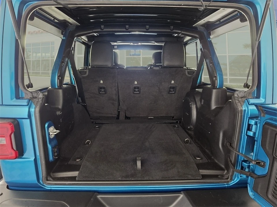 2019 Jeep JL Wrangler - Image 8 of 12