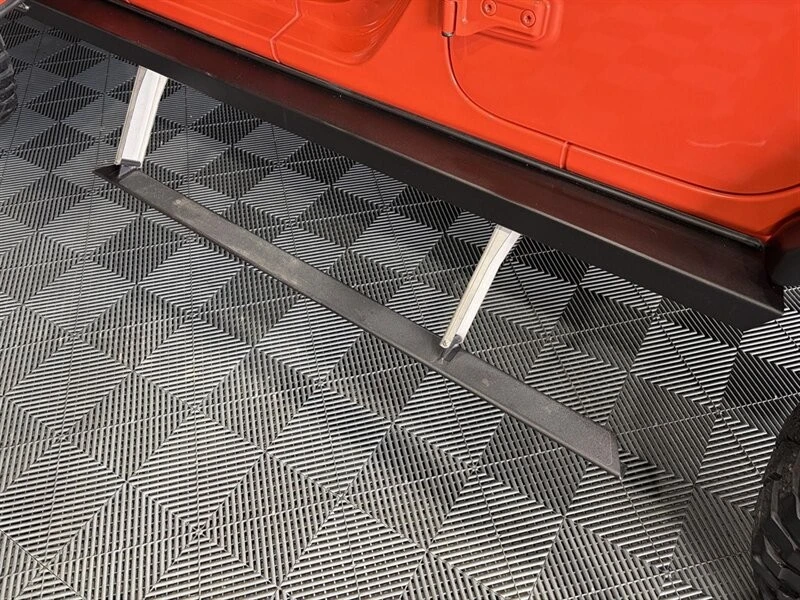 2019 Jeep JL Wrangler - Image 11 of 31
