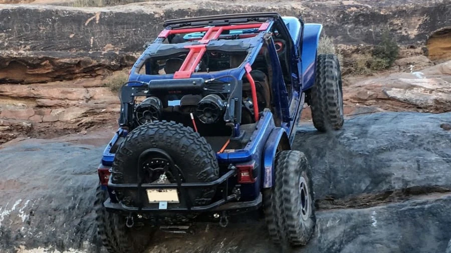 2019 Jeep JL Wrangler - Image 19 of 26