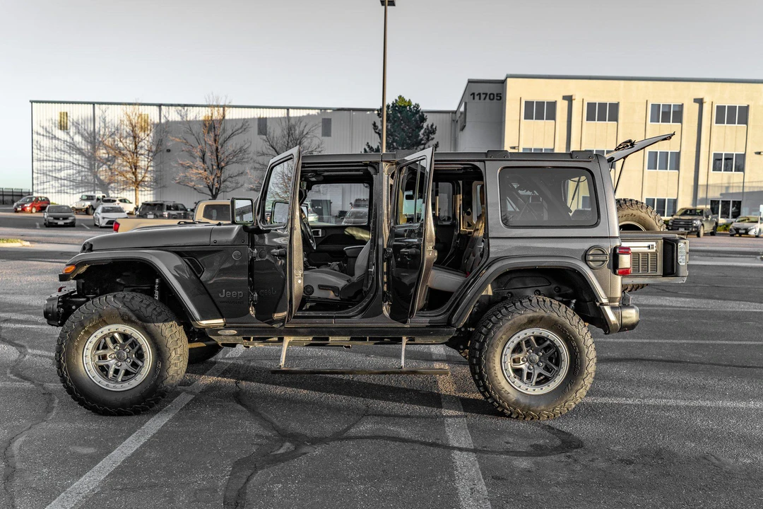 2019 Jeep JL Wrangler - Image 8 of 31
