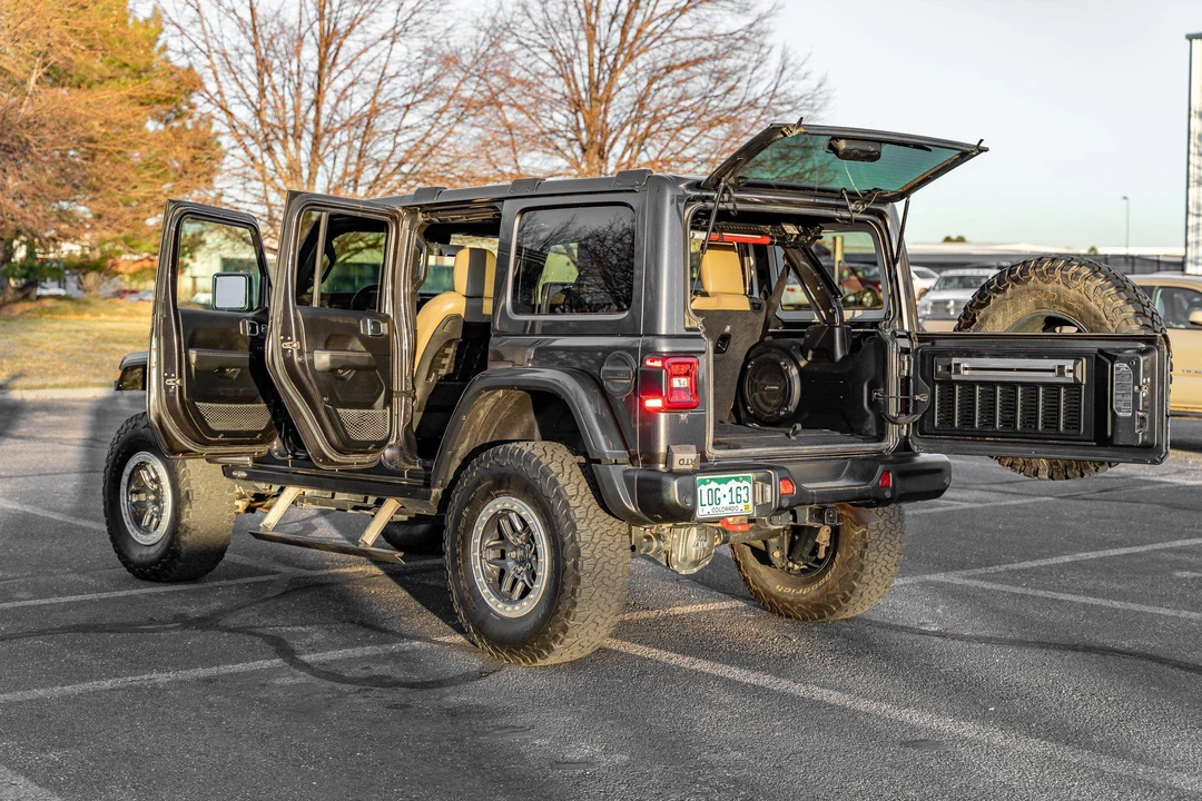 2019 Jeep JL Wrangler - Image 9 of 31