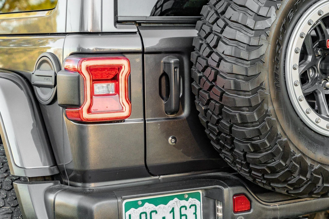 2019 Jeep JL Wrangler - Image 30 of 31