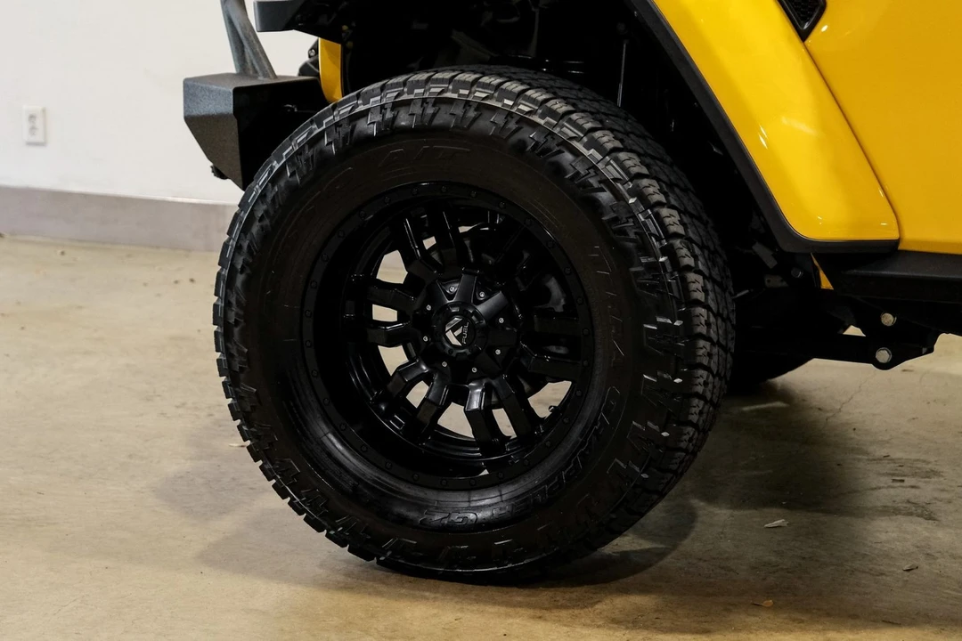 2019 Jeep JL Wrangler - Image 11 of 12