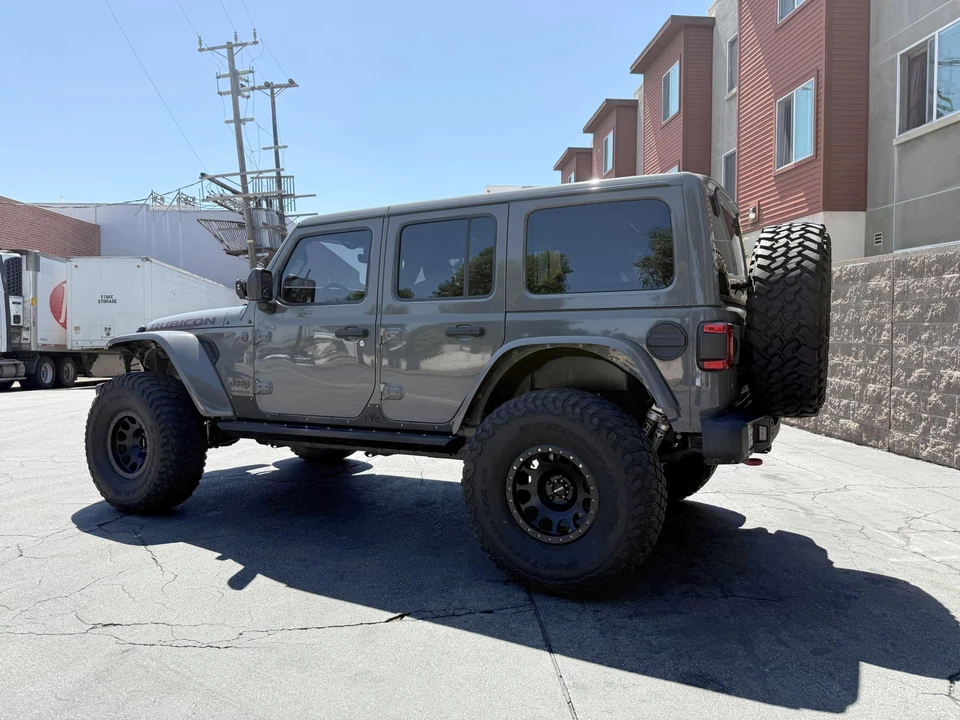 2019 Jeep JL Wrangler - Image 10 of 31