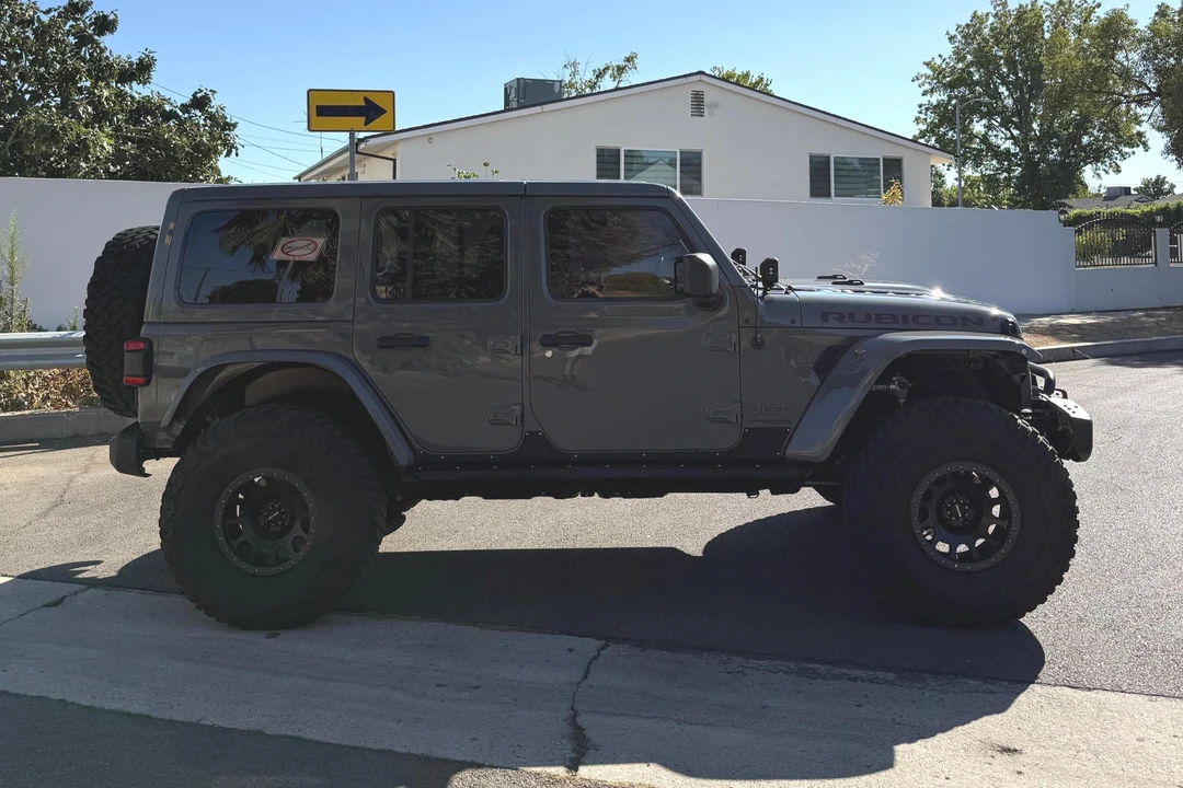 2019 Jeep JL Wrangler - Image 23 of 31