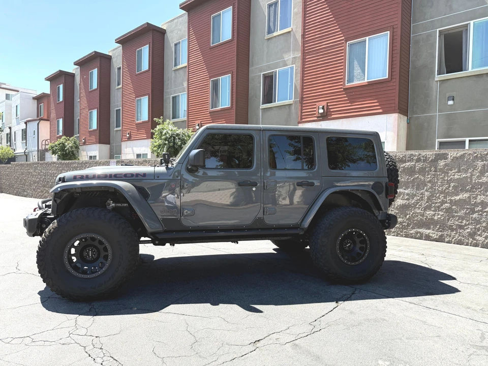 2019 Jeep JL Wrangler - Image 9 of 31