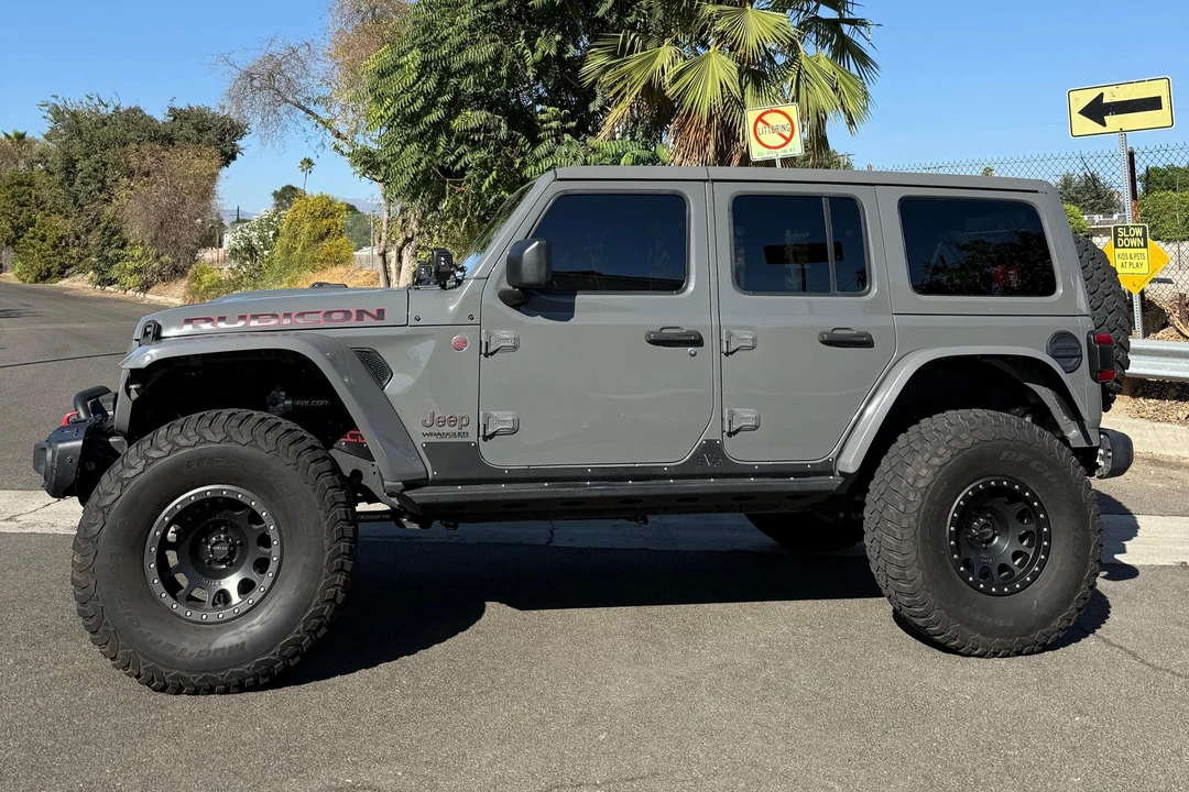 2019 Jeep JL Wrangler - Image 19 of 31