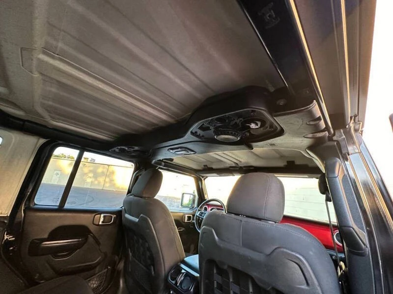 2019 Jeep JL Wrangler - Image 20 of 21