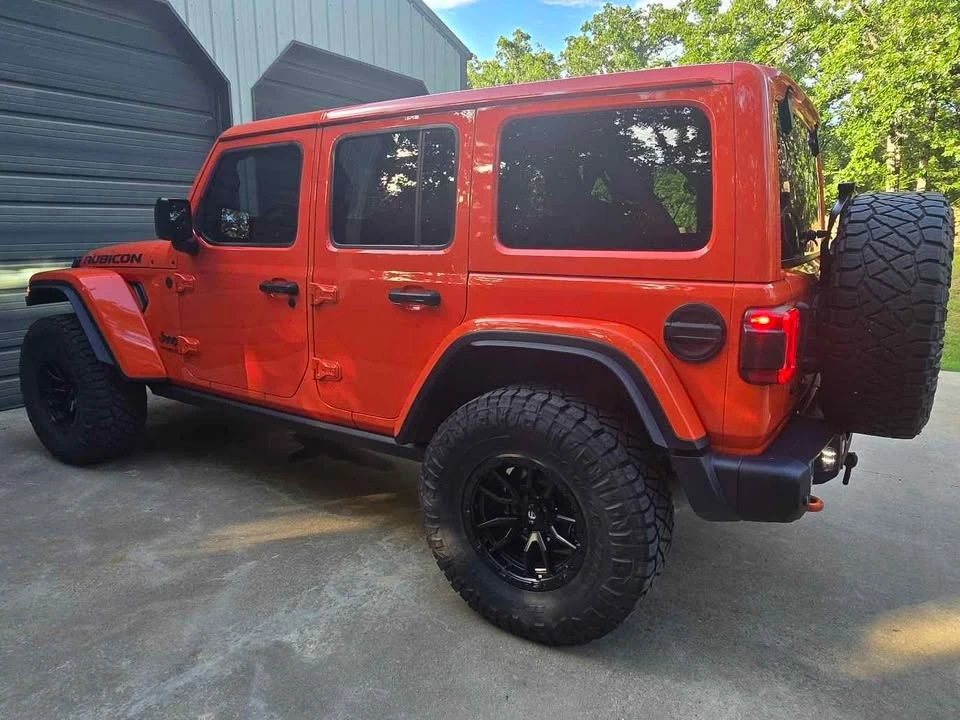 2019 Jeep JL Wrangler - Image 10 of 10
