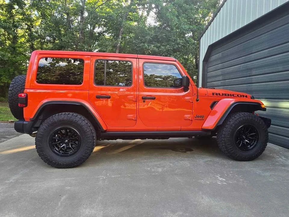 2019 Jeep JL Wrangler - Image 2 of 10