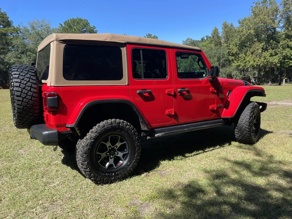 2019 Jeep JL Wrangler - Image 10 of 31