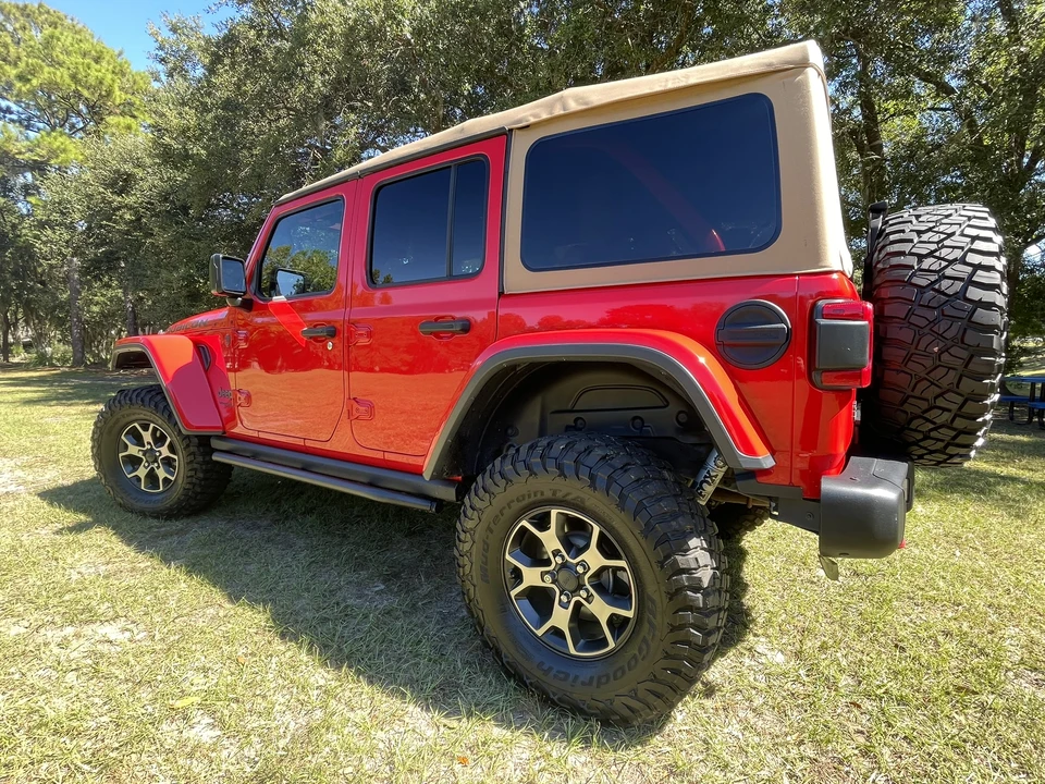 2019 Jeep JL Wrangler - Image 14 of 31