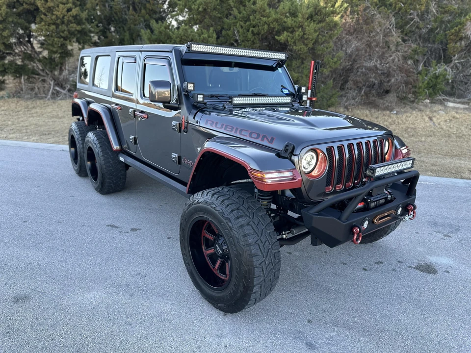 2019 Jeep JL Wrangler - Image 13 of 31