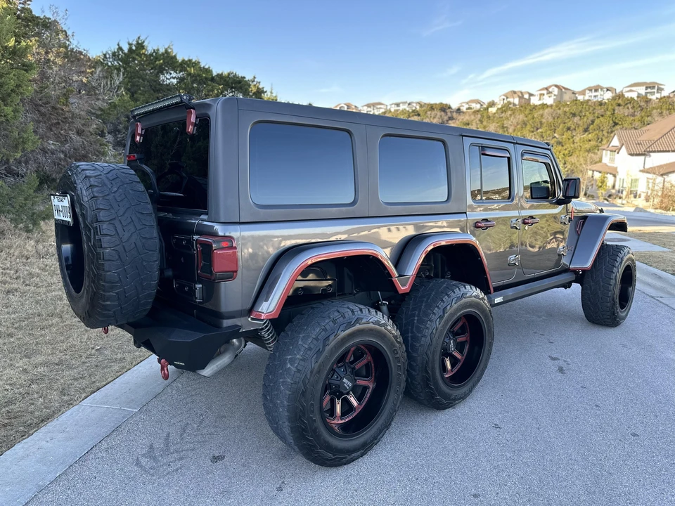 2019 Jeep JL Wrangler - Image 12 of 31