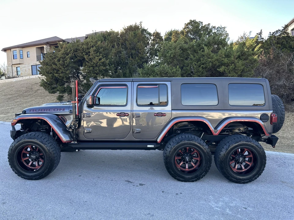 2019 Jeep JL Wrangler - Image 9 of 31