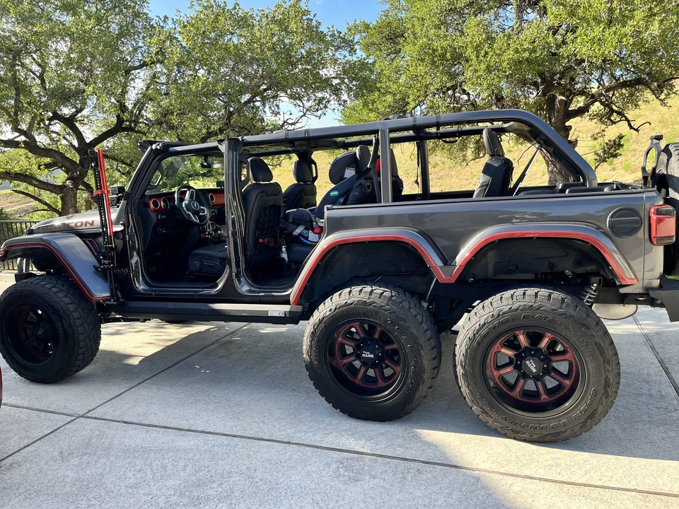 2019 Jeep JL Wrangler - Image 10 of 31
