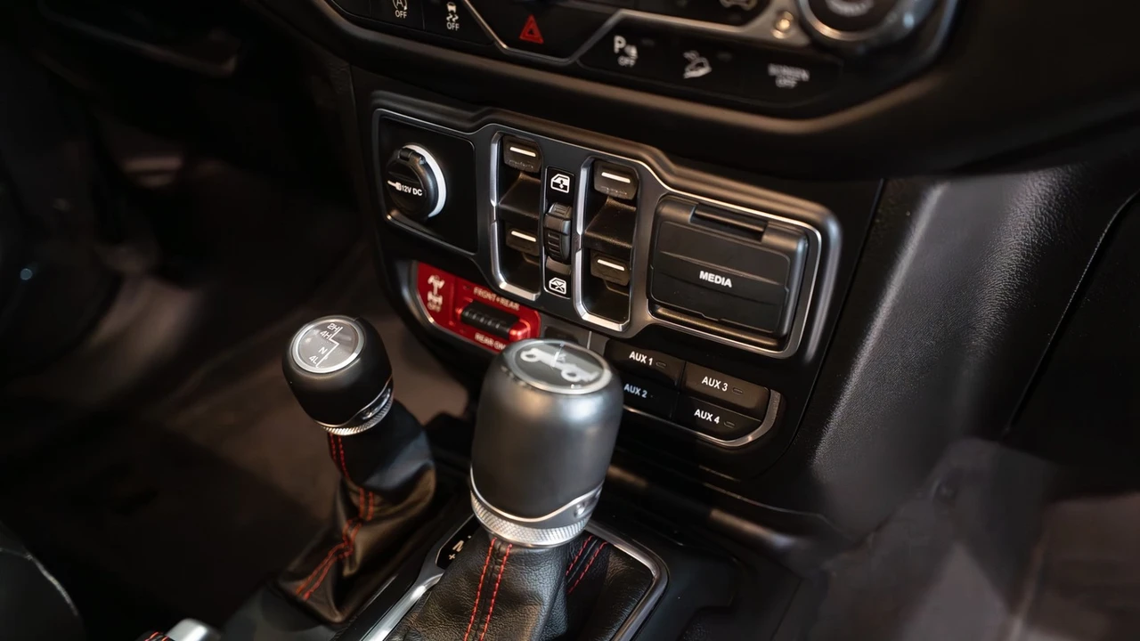 2019 Jeep JL Wrangler - Image 27 of 31