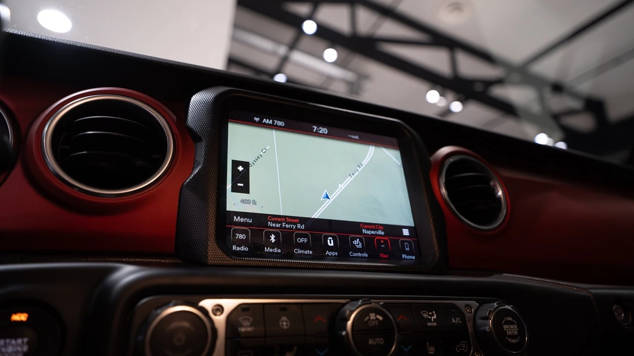 2019 Jeep JL Wrangler - Image 23 of 31