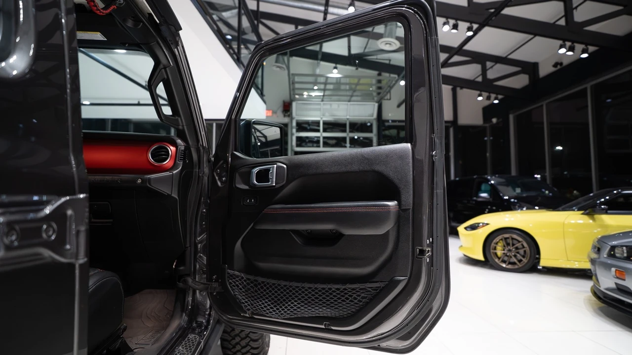 2019 Jeep JL Wrangler - Image 29 of 31