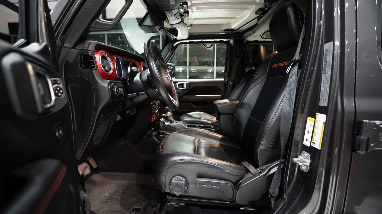 2019 Jeep JL Wrangler - Image 17 of 31